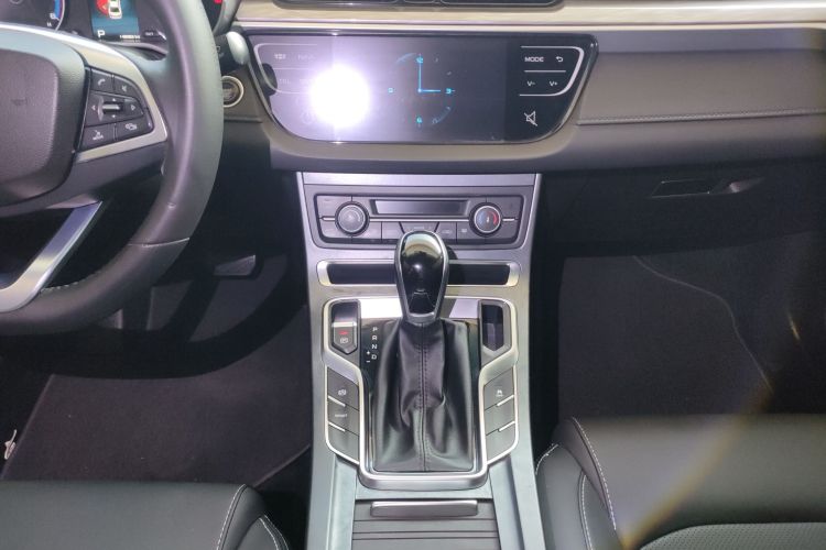 吉利汽车 帝豪 2019款 领军版 1.5L CVT豪华型 国VI中控内饰18