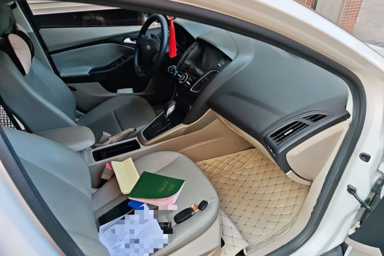 福特 福克斯 2018款 三厢经典 1.6L 自动舒适型智行版局部细节9005