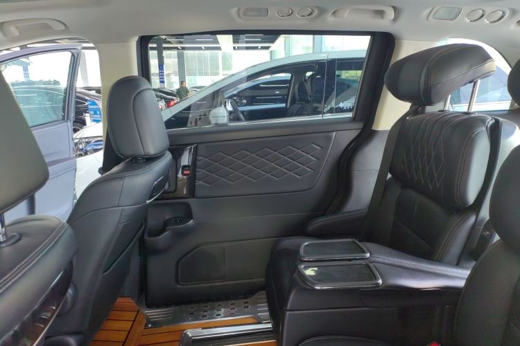 本田 艾力绅 2019款 2.0L 混动豪华版中控内饰45