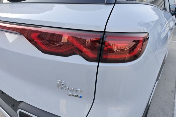 比亚迪 元UP 2025款 智驾版 401KM 领先型车身外观9