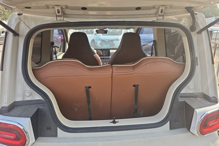 五菱汽车 宏光MINIEV 2024款 第三代 215km 进阶版机舱底盘23