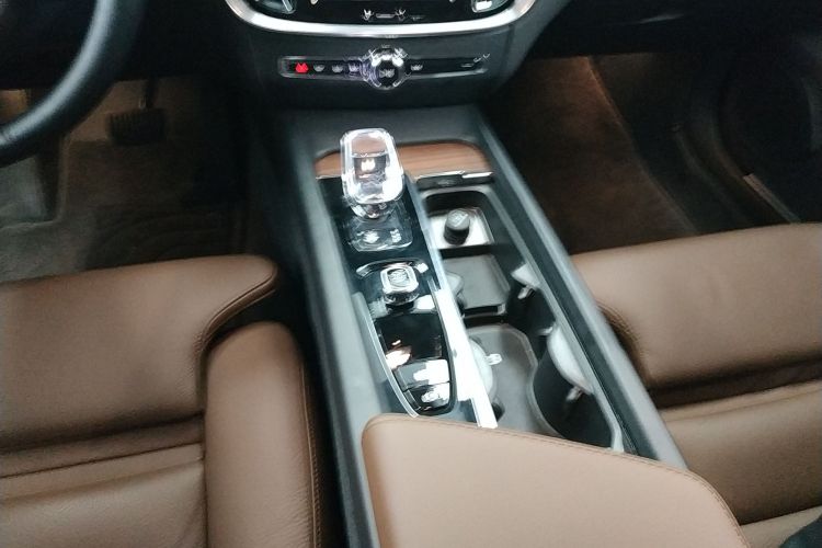 沃尔沃S60 2025款 B4 智远豪华版中控内饰18