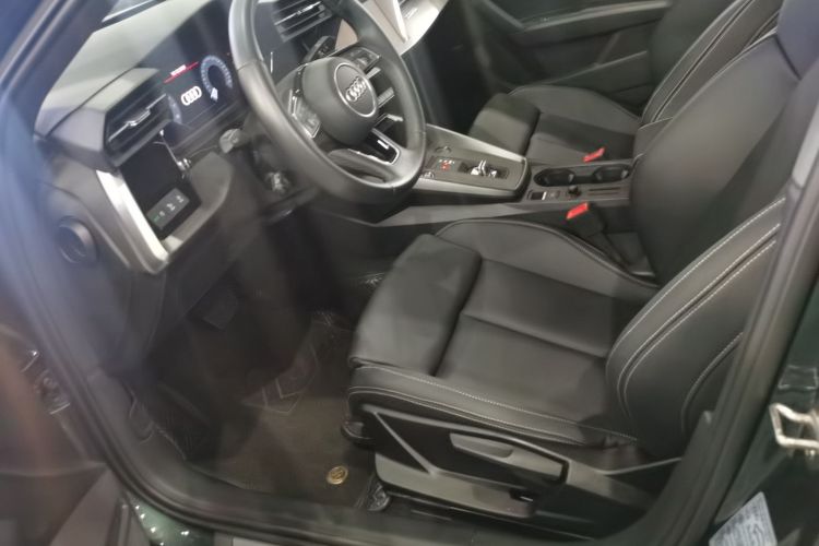 奥迪A3 2023款 改款 A3L Limousine 35 TFSI 进取运动型中控内饰19