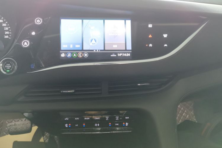 别克 昂科旗 2022款 652T 四驱尊贵型 7座中控内饰16