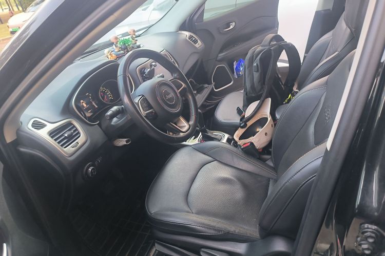 Jeep 指南者 2017款 200T 自动家享版中控内饰19