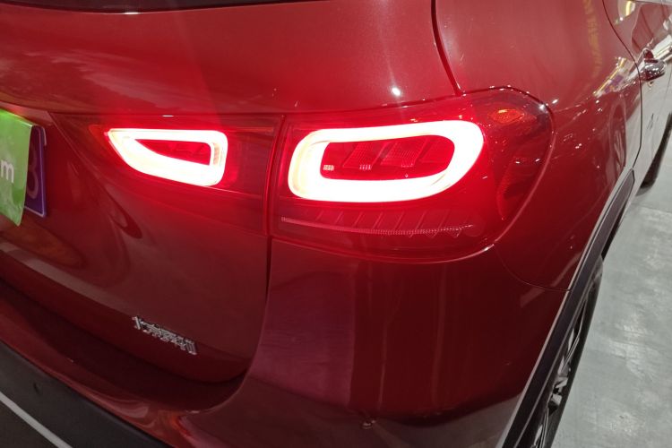 奔驰GLA 2022款 改款 GLA 200车身外观9