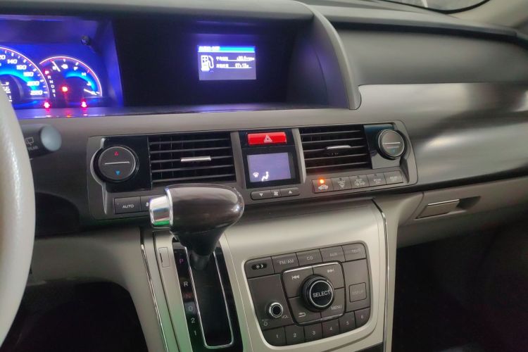 本田 艾力绅 2015款 2.4L VTi-S尊贵版中控内饰16