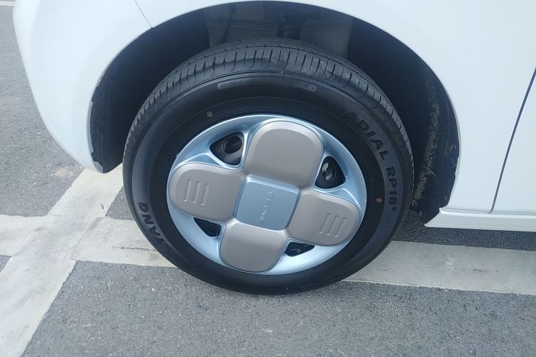 吉利银河 2023款 熊猫mini 200km 耐力熊车身外观6007