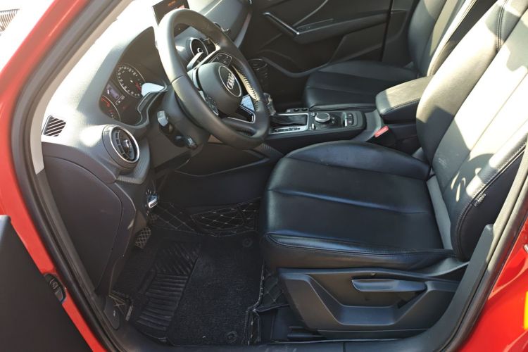 奥迪Q2L 2018款 35 TFSI 上市专享版 国VI中控内饰19