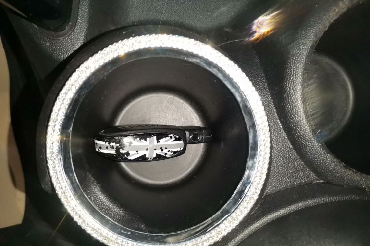 MINI 2019款 1.5T COOPER 经典派中控内饰7001