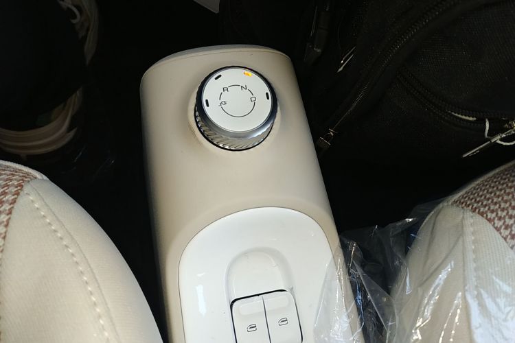 五菱汽车 宏光MINIEV 2024款 第三代 215km 青春版中控内饰18