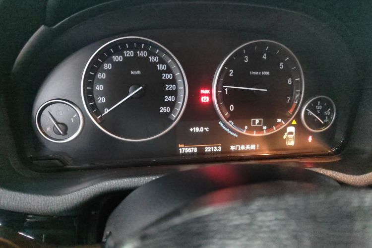 宝马X3(进口) 2014款 xDrive20i X设计套装中控内饰14