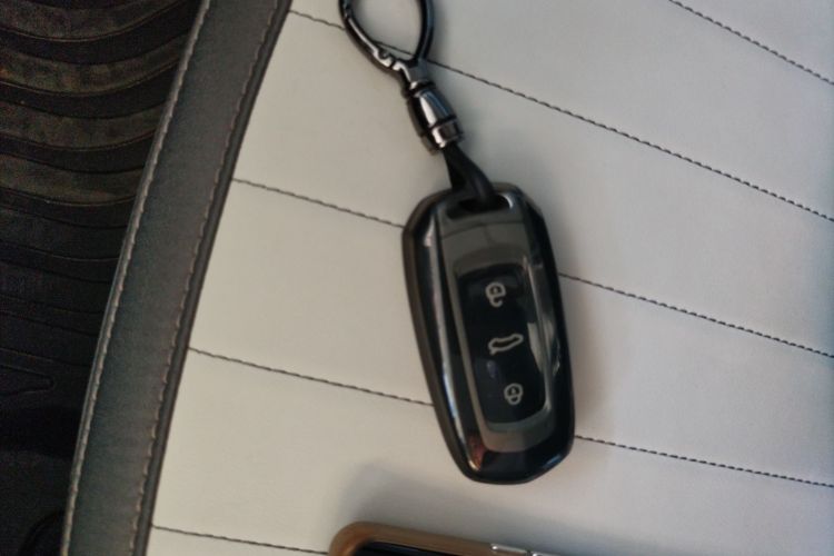 吉利银河 2025款 210km 熊猫卡丁中控内饰11