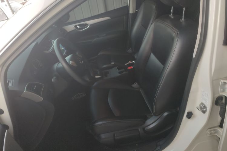 日产 轩逸 2024款 经典 1.6XE CVT舒适版中控内饰19