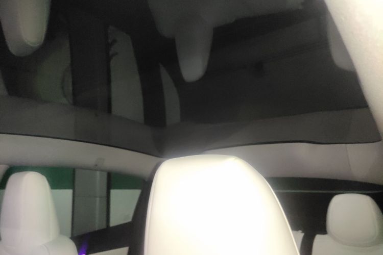 特斯拉 Model Y 2025款 长续航全轮驱动版局部细节22