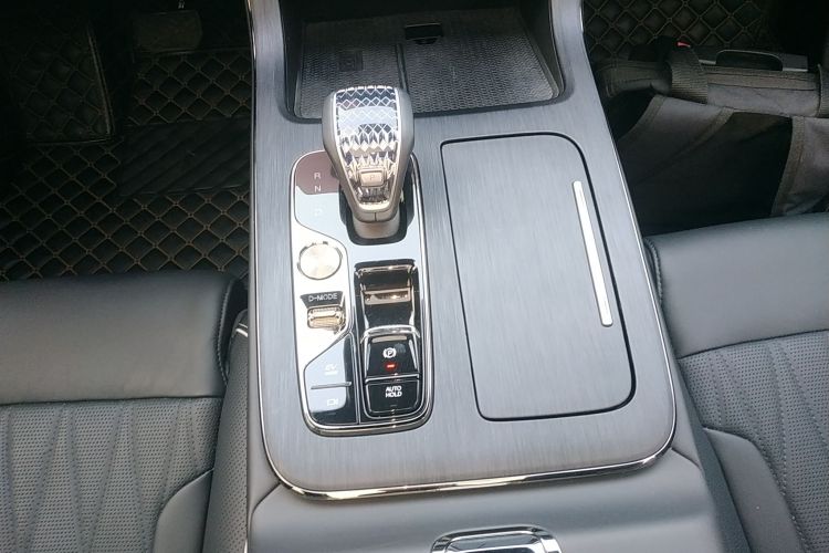 广汽传祺 传祺GS8 2024款 双擎系列 2.0TM 两驱尊贵版中控内饰18