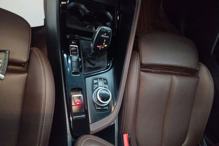 宝马X1 2020款 sDrive20Li 尊享型中控内饰18