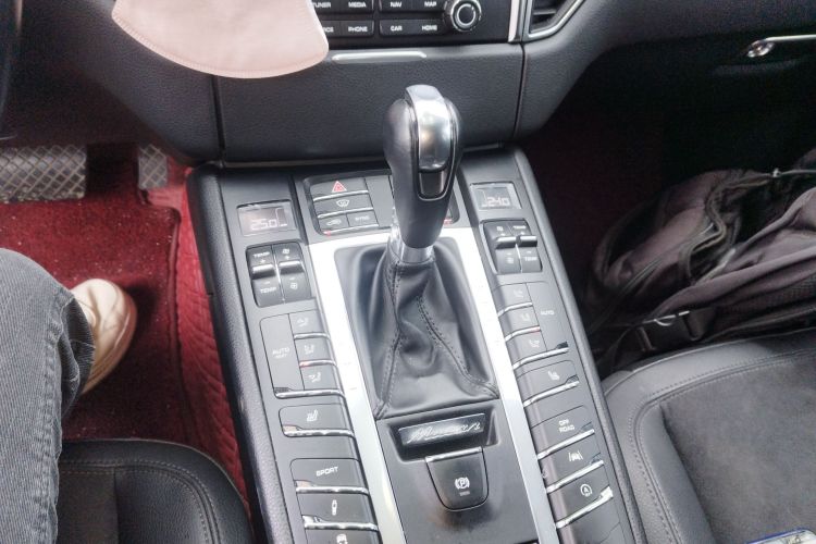 保时捷 2017款  Macan 2.0T中控内饰18