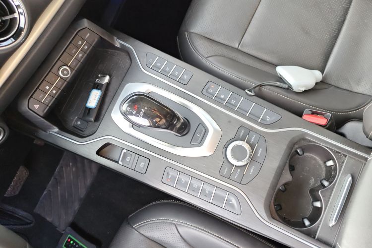 魏牌 VV6 2021款 2.0T 四驱智驭+中控内饰18