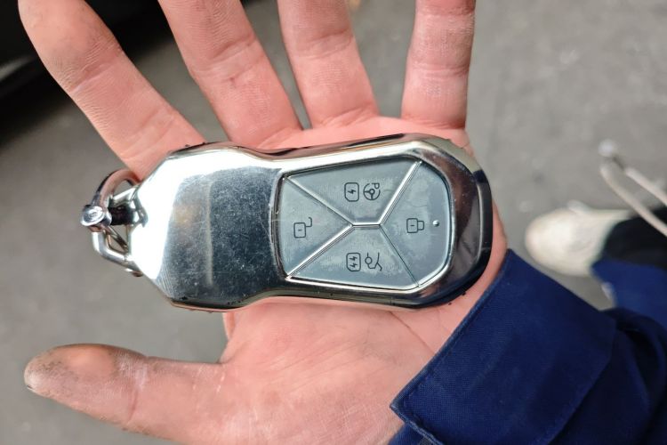 小鹏P7 2022款 670N+中控内饰7001