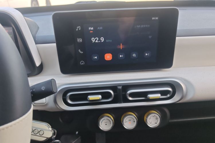 五菱汽车 宏光MINIEV 2024款 第三代 215km 进阶版中控内饰16