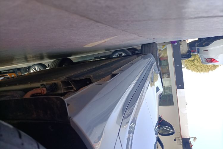 哪吒汽车 哪吒S 2022款 增程版 1160km 后驱小版局部细节9002