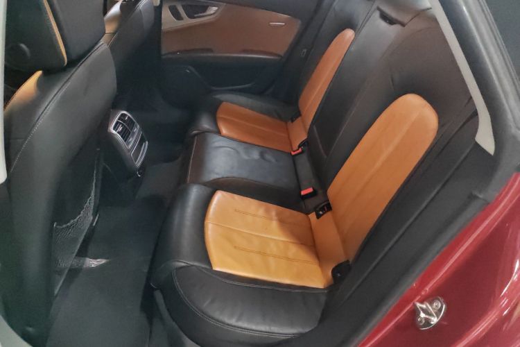 奥迪A7 2014款 35 FSI quattro 技术型中控内饰21