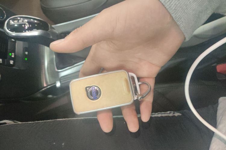 沃尔沃V40 2015款 1.6T 智雅版中控内饰11