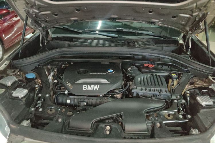 宝马X1 2019款 sDrive20Li 领先型机舱底盘24