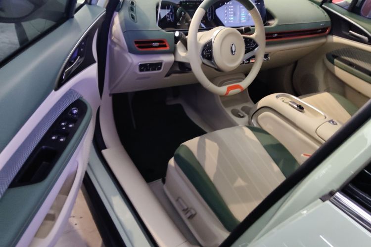 欧拉好猫 2023款 401km标准续航 尊荣型 磷酸铁锂中控内饰20