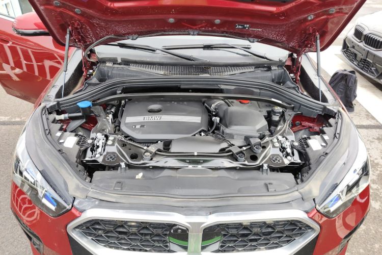 宝马X2(进口) 2024款 sDrive25i M运动套装机舱底盘24