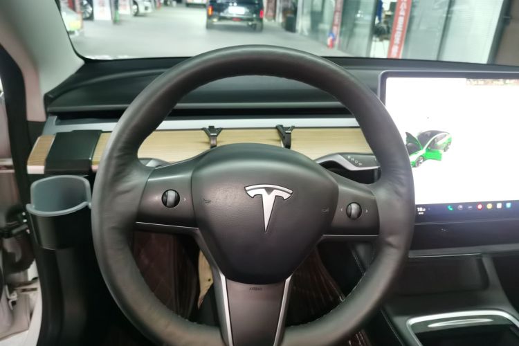 特斯拉 Model 3 2022款 后轮驱动版中控内饰13