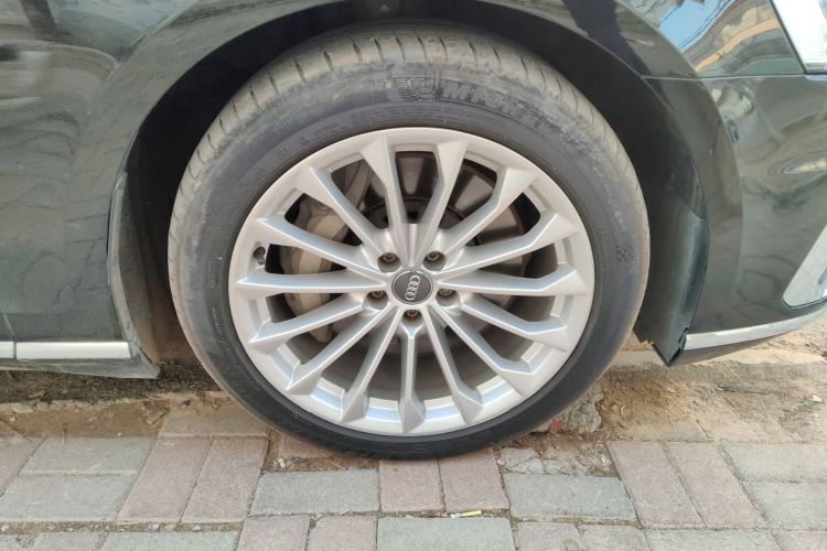 奥迪A8 2018款 A8L 55 TFSI quattro投放版精英型车身外观10