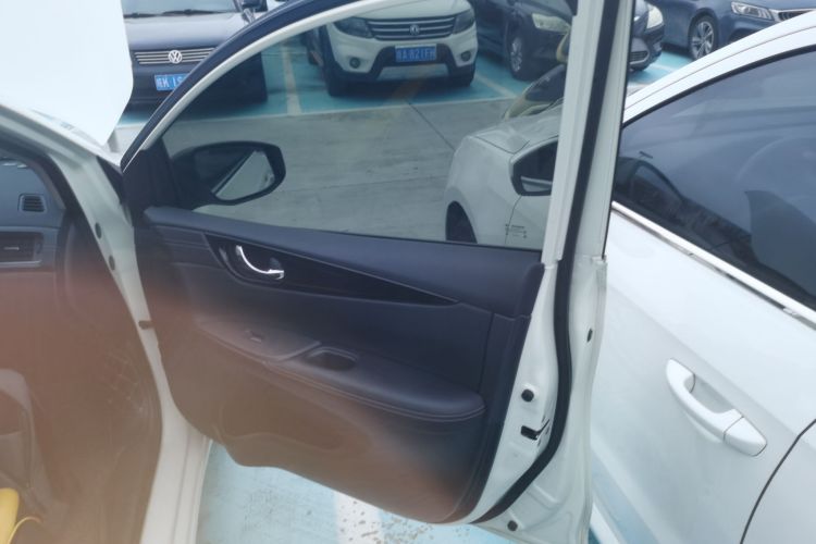 日产 骐达TIIDA 2021款 1.6L CVT酷动版中控内饰7005