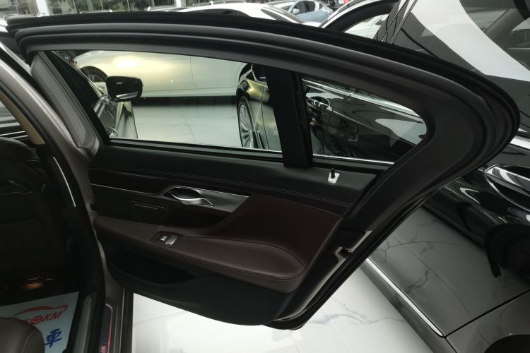 宝马7系 2019款 730Li 豪华套装中控内饰7006