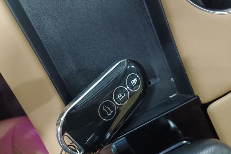 鸿蒙智行 问界M5 2022款 增程四驱性能版中控内饰11