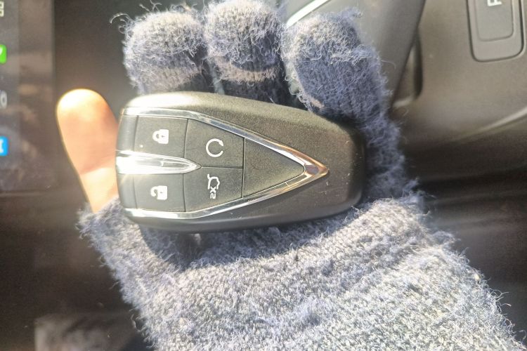 长安 逸动 2025款 蓝鲸 1.5T 500Bar尊贵型中控内饰11