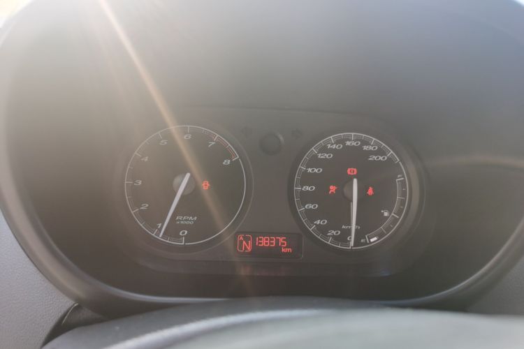 名爵3 2013款 1.5L AMT精英版中控内饰14