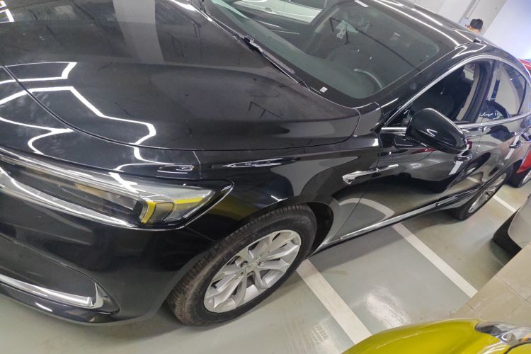 别克 君越 2022款 552T 豪华型车身外观4