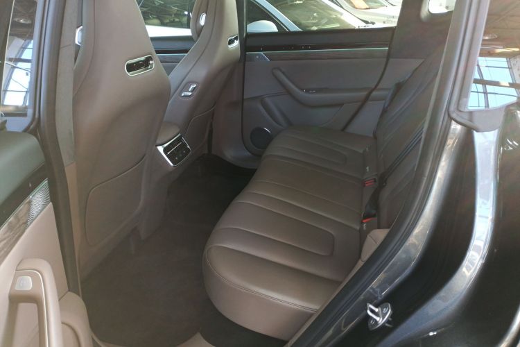 鸿蒙智行 智界R7 2025款 增程 251km Max中控内饰7004