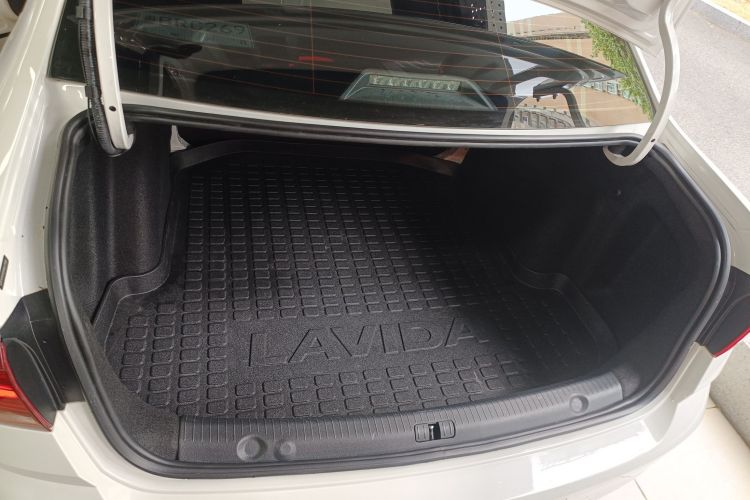 大众 朗逸 2017款 1.6L 自动风尚版机舱底盘23