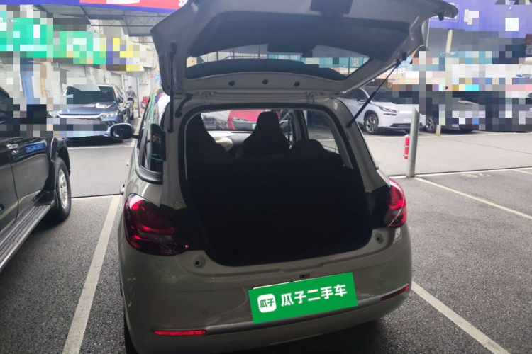 五菱汽车 五菱缤果 2024款 203km 轻享款机舱底盘23