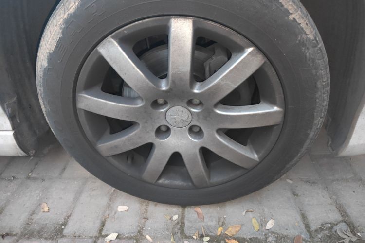 标致308 2014款 乐享版 经典 1.6L 自动风尚型车身外观10