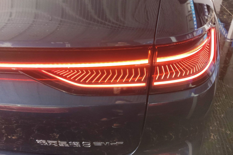 吉利银河 银河星耀8 2025款 130km EM-P 星舰版车身外观9