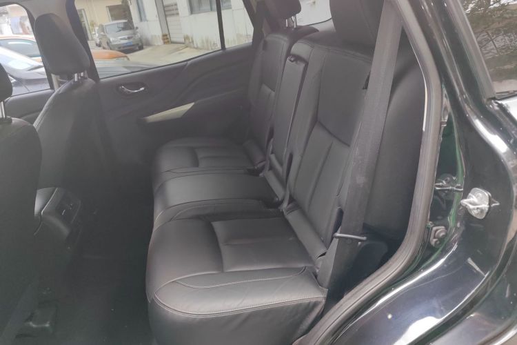 日产 途达 2018款 2.5L 自动四驱豪华版中控内饰21