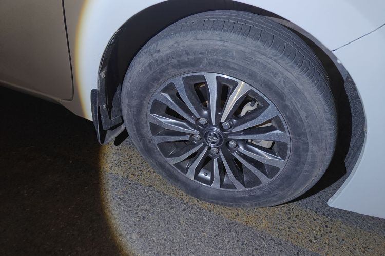 丰田 卡罗拉 2018款 1.2T S-CVT GL智享版车身外观10