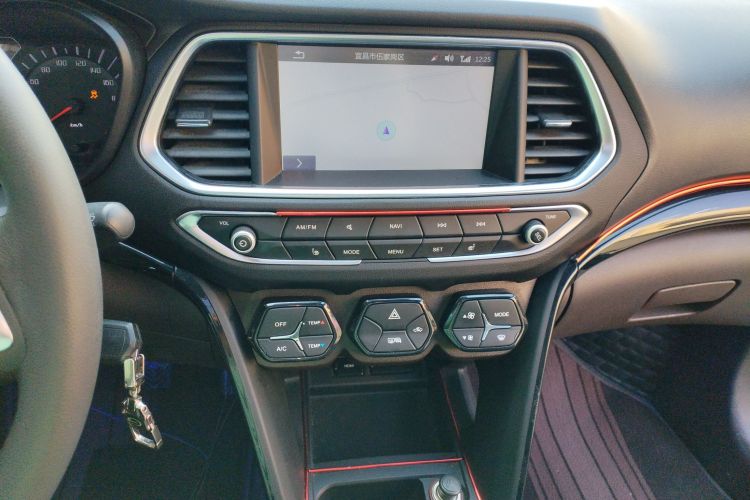 广汽传祺 传祺GS4 2016款 235T 手动豪华版中控内饰16