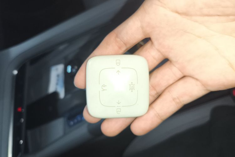 极氪001 2024款 WE版 100kWh 后驱中控内饰7001