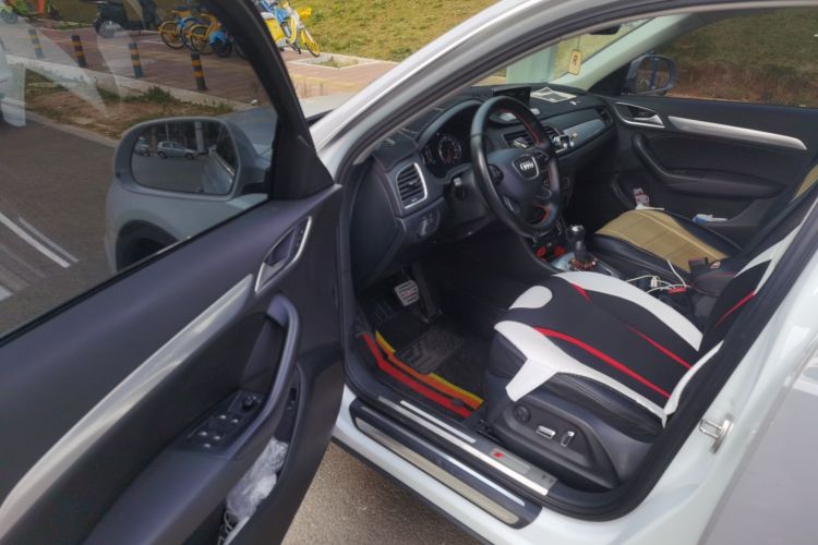 奥迪Q3 2016款 30 TFSI 标准型中控内饰20