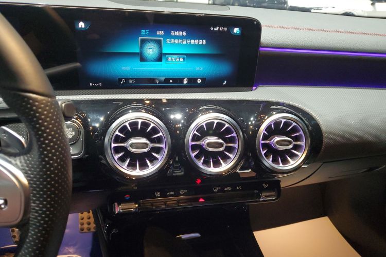 奔驰CLA 2020款 CLA 200中控内饰16